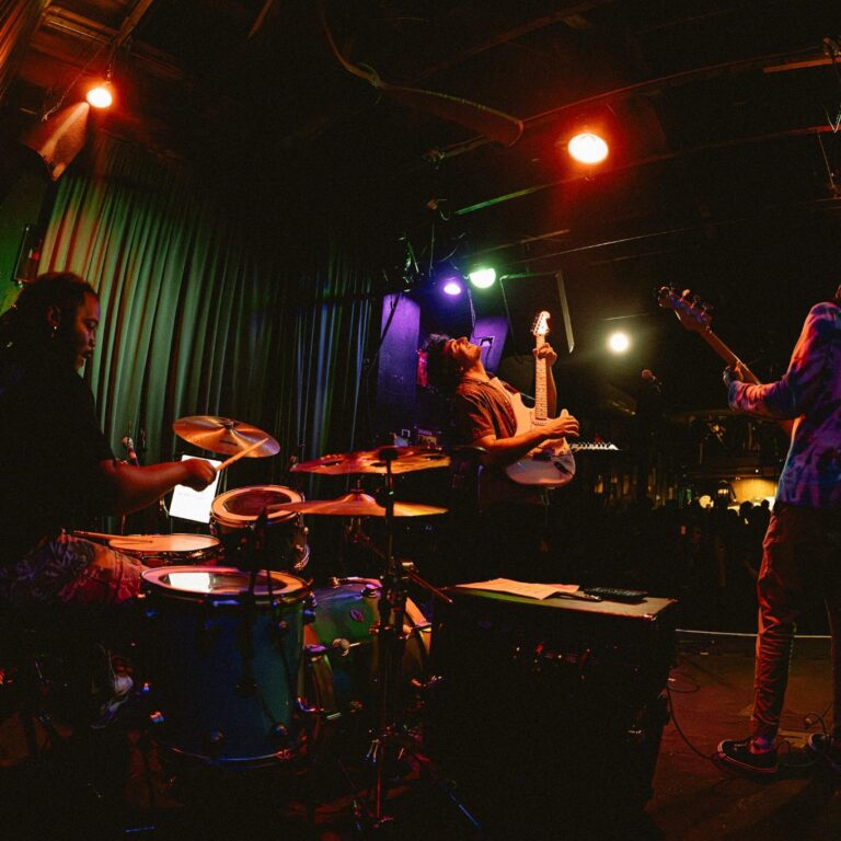 square_full band2